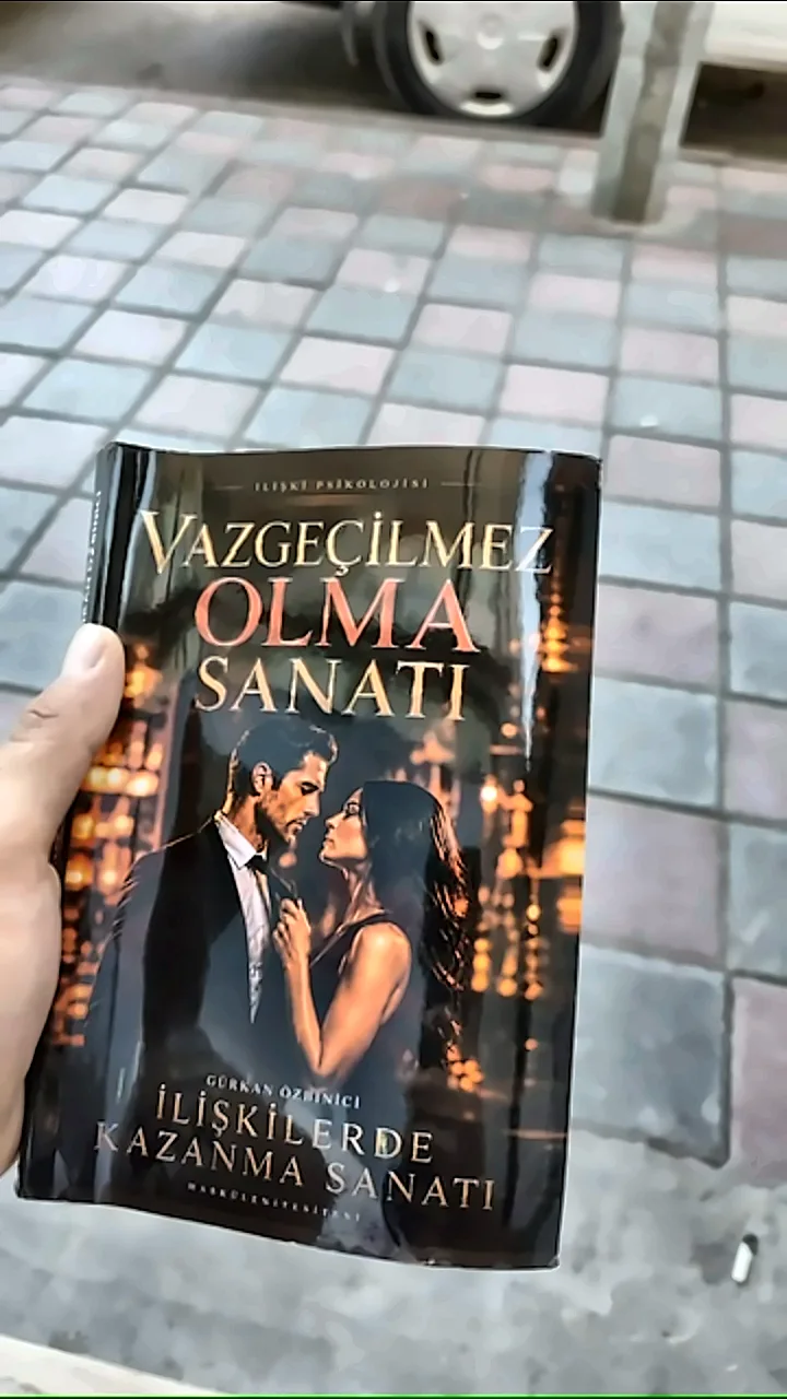 Okurumuzun elindeki Vazgeçilmez Olma Sanatı kitabı