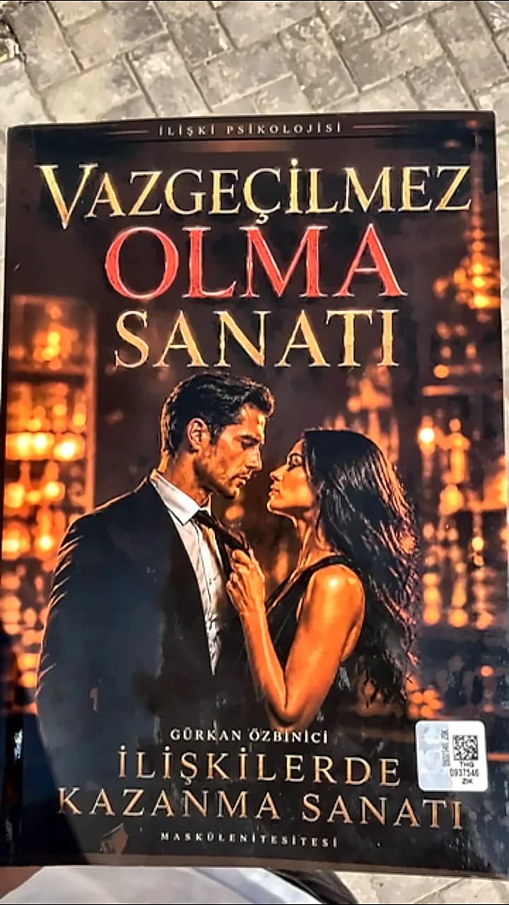 Okurumuzun elindeki Vazgeçilmez Olma Sanatı kitabı