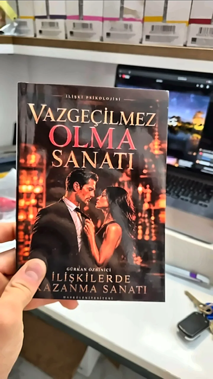 Okurumuzun elindeki Vazgeçilmez Olma Sanatı kitabı