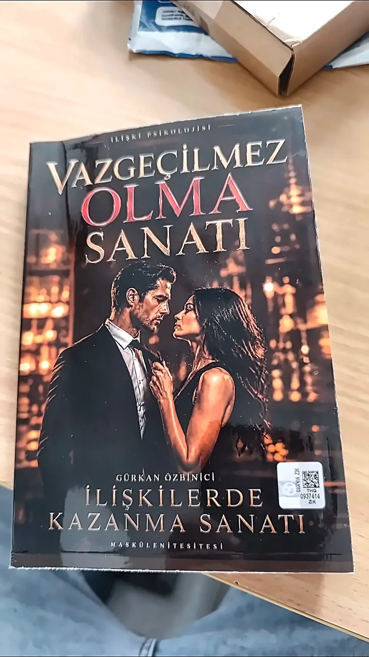 Okurumuzun elindeki Vazgeçilmez Olma Sanatı kitabı