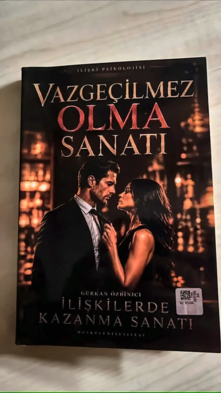 Okurumuzun elindeki Vazgeçilmez Olma Sanatı kitabı