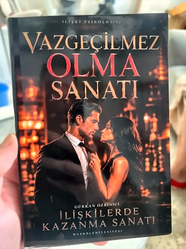 Okurumuzun elindeki Vazgeçilmez Olma Sanatı kitabı